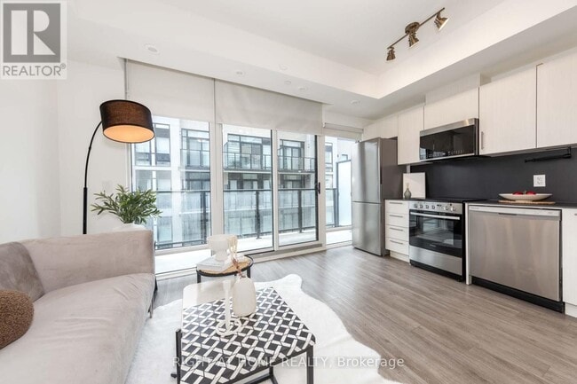 Building Photo - 871 Sheppard Ave W