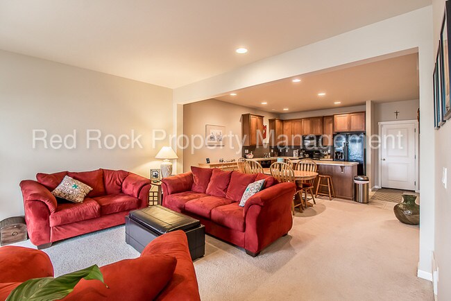 Building Photo - 1560 N Cirque Ln