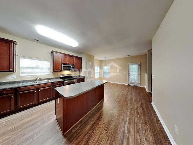 Building Photo - 3120 Genlee Dr