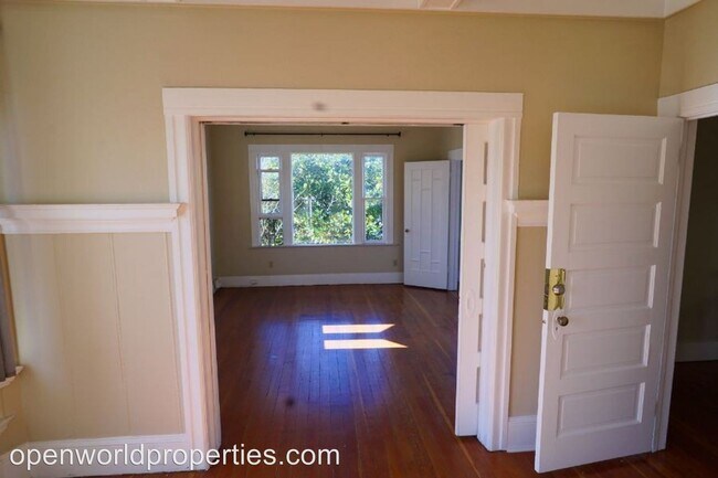 Foto del edificio - 1022-1026 Linden St
