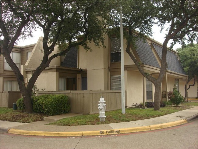 Foto del edificio - 1802 Place One Ln