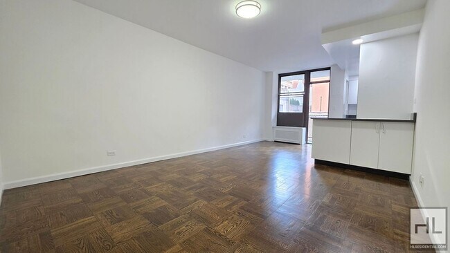 Foto del edificio - Murray Hill Studio with Private Balcony