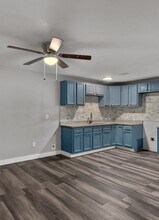 Building Photo - 2010 E Alcy Rd