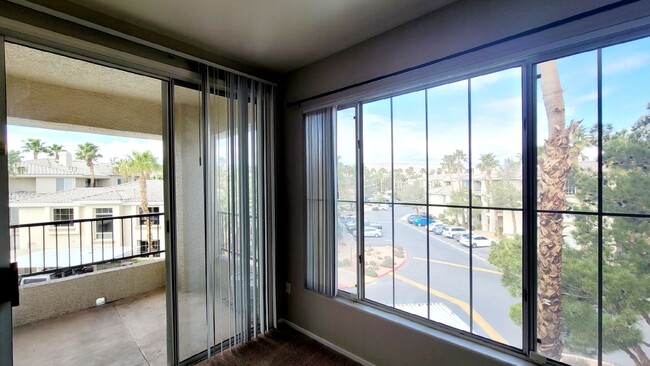 Building Photo - 7185 Durango Dr #310 - 2 Bedrooms , 2 Bath...