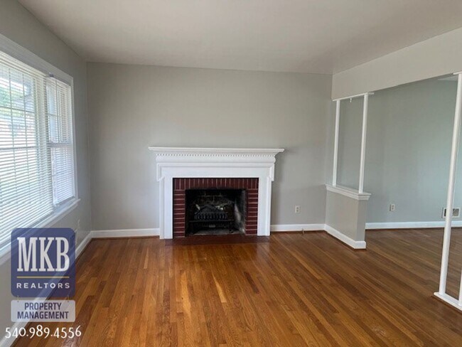 Foto del edificio - 3 Bedroom 1.5 Bath Single Family Home in S...