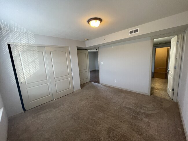Foto del edificio - 8122 Welsh Dr