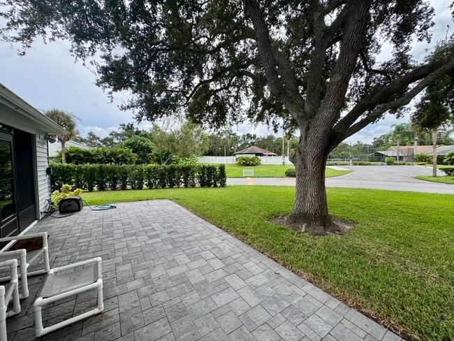 Building Photo - 198 Somerset Cir N