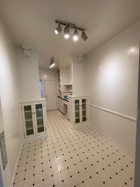 Kitchen - 1104 Brent Ave