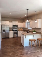 Building Photo - 314 Tryon Pl