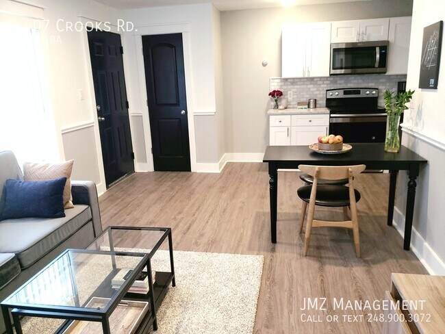 Foto del edificio - BEAUTIFULLY UPDATED RANCH STYLE PRIVATE EN...