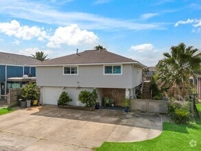 Building Photo - 1069 Redfish St