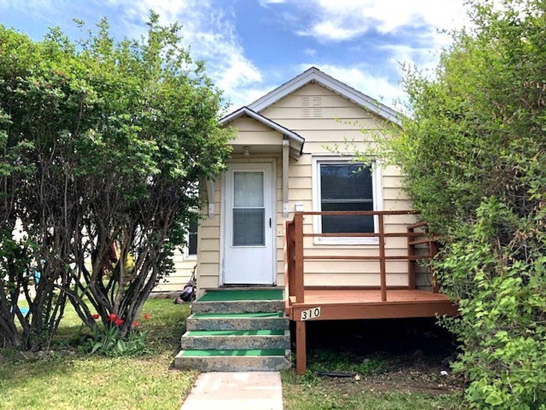 Primary Photo - 1001 Cooper Ave