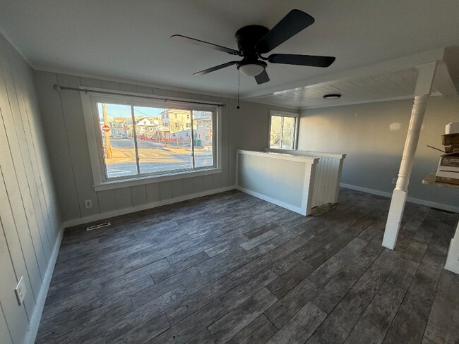 Foto del edificio - 140 Ashworth Ave