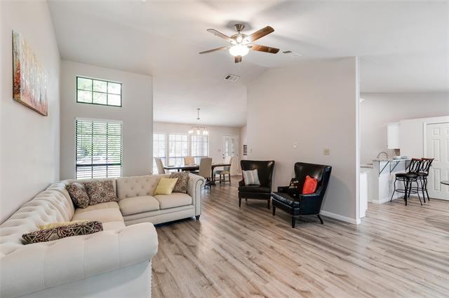 Foto del edificio - 4423 Santa Cruz Ln