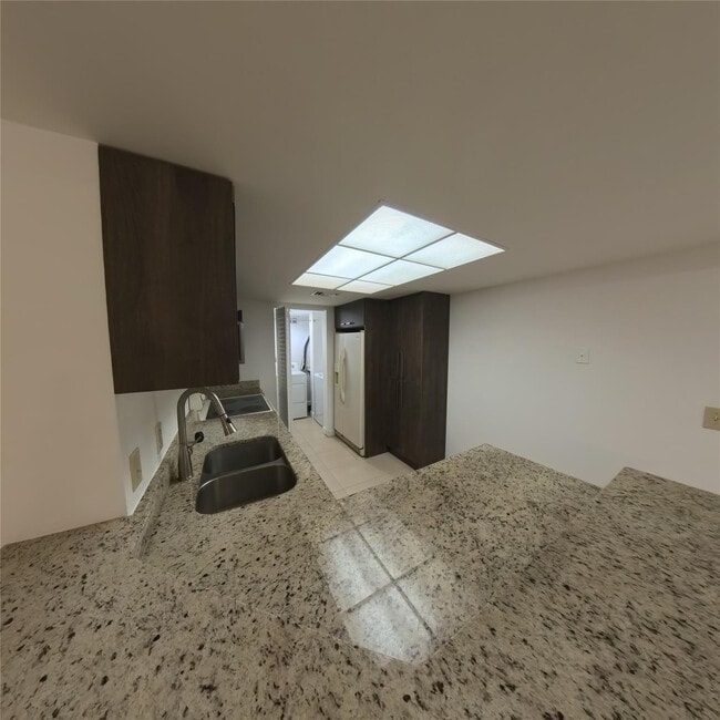 Foto del edificio - 9166 W Atlantic Blvd