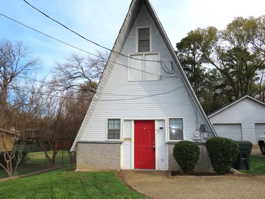 Foto principal - Charming 2 Bedroom A-Frame Home near Hospi...