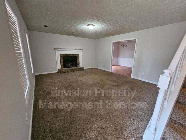 Building Photo - 200 Leigh Dr