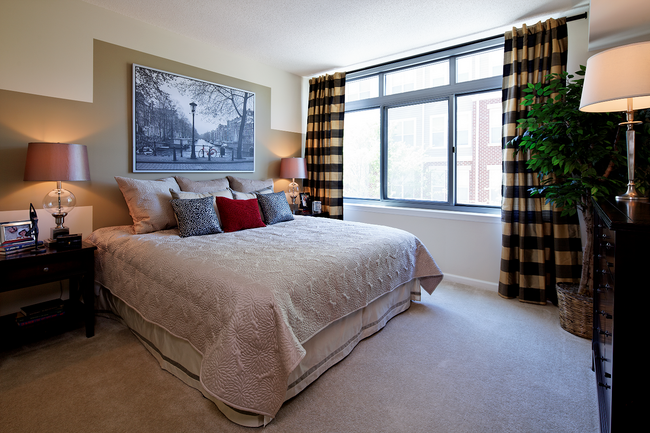 Spacious Bedroom - Meridian at Grosvenor Station