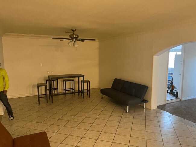 Building Photo - 3138 W Bloomfield Rd