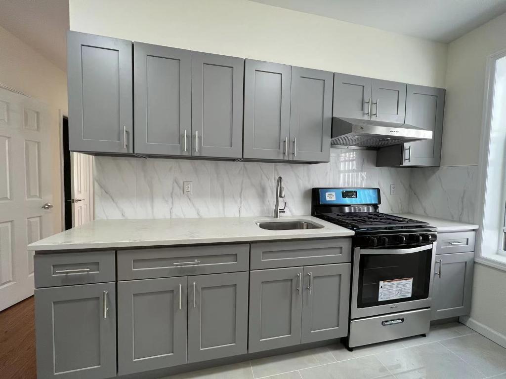 8693 15th Ave Unit 1, Brooklyn, NY 11228 8693 15th Ave Brooklyn, NY