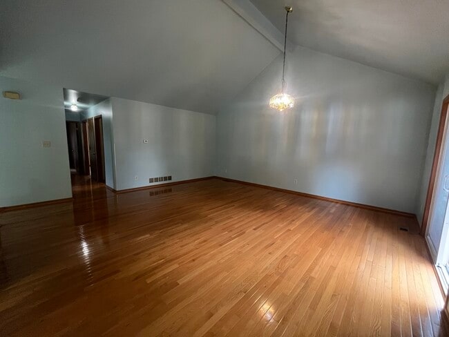 Building Photo - 965 Amberwood Pl