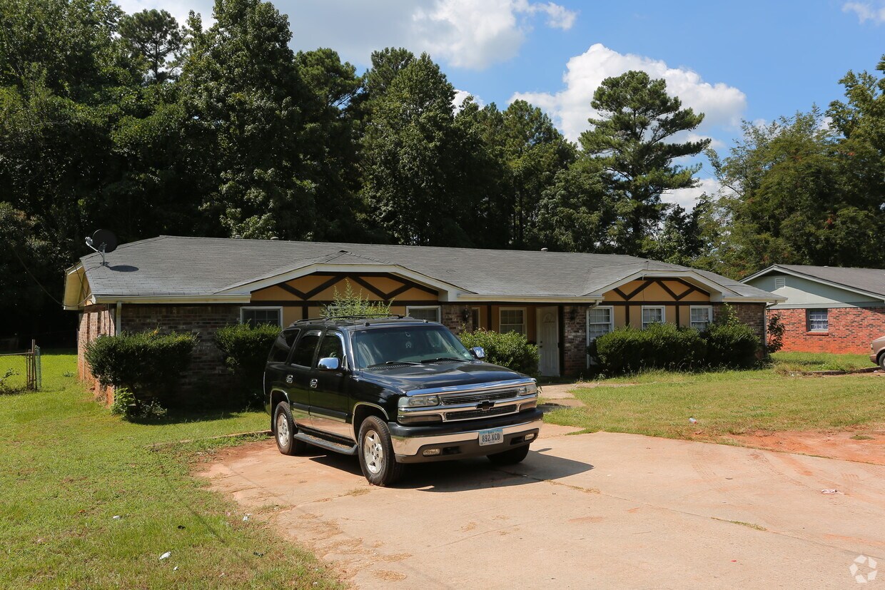 Foto del edificio - 6200 Green Hill Dr