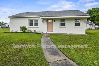 Building Photo - 3042 Terry Dr