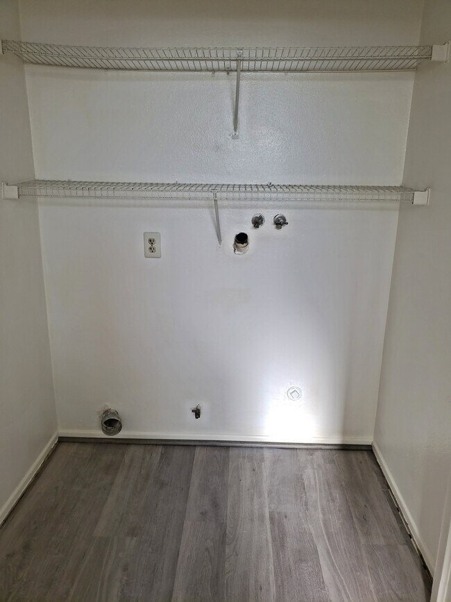 Foto del edificio - 1612 W 209th St