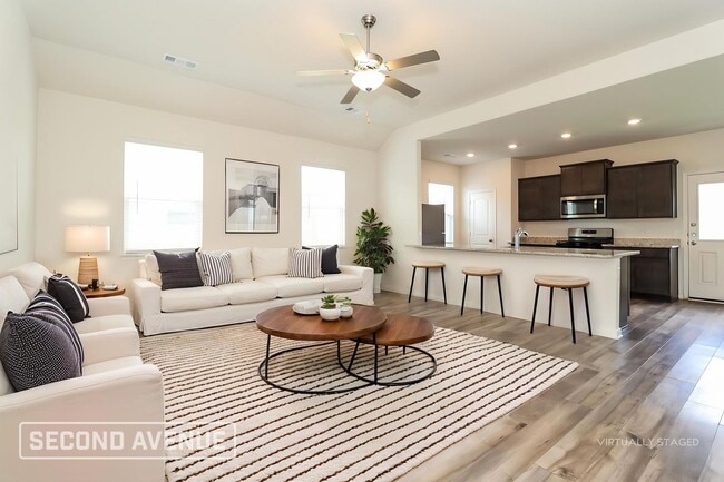 Foto del edificio - 1329 Woodwinds Dr