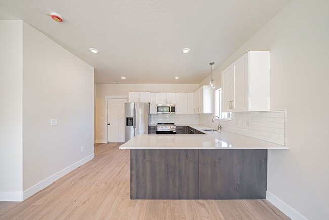 Building Photo - Brand New Townhome For Rent!