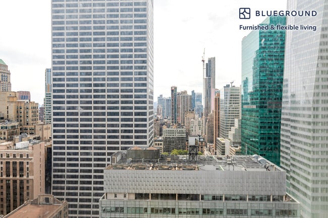 Building Photo - 70 W 45th St