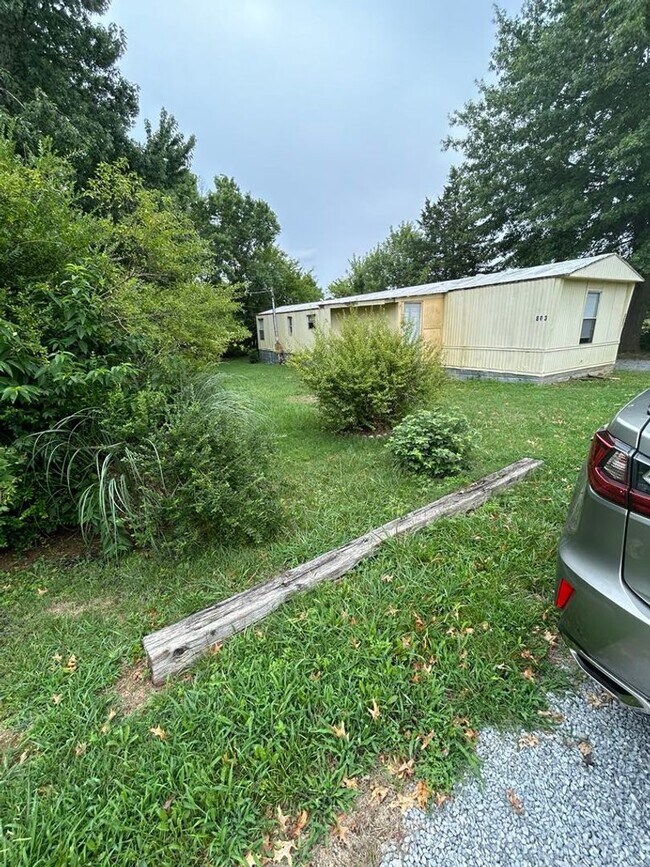 Building Photo - Maryville 37801 - 2 bedroom, 2 bath single...