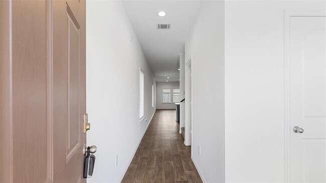 Building Photo - 14040 Thunder Pnes Dr