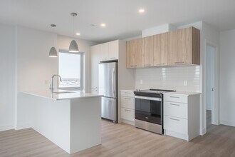 Building Photo - 17 Pl. de la Triade