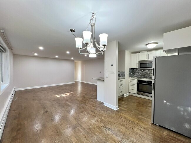 Foto del edificio - 777 Hinman Ave