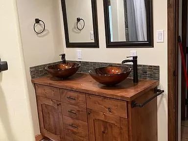 Foto del edificio - RECENTLY REMODELED - 4 BR, 3 BA