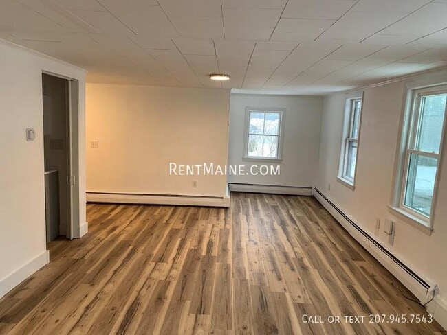 Building Photo - 1084 School St