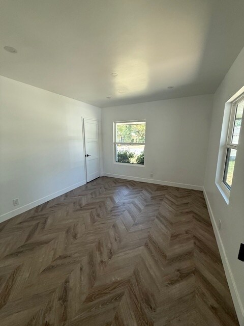 Dormitorio - 2400 Greenfield Ave