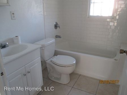 Building Photo - 1302 Holly Ave