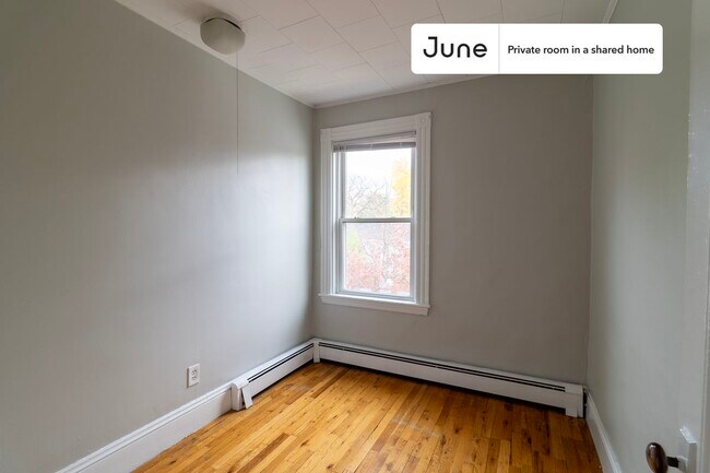 Foto del edificio - Room in Shared 4 bed/1 bath home