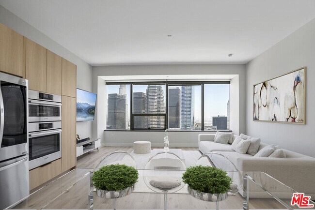 Building Photo - 1100 Wilshire Blvd