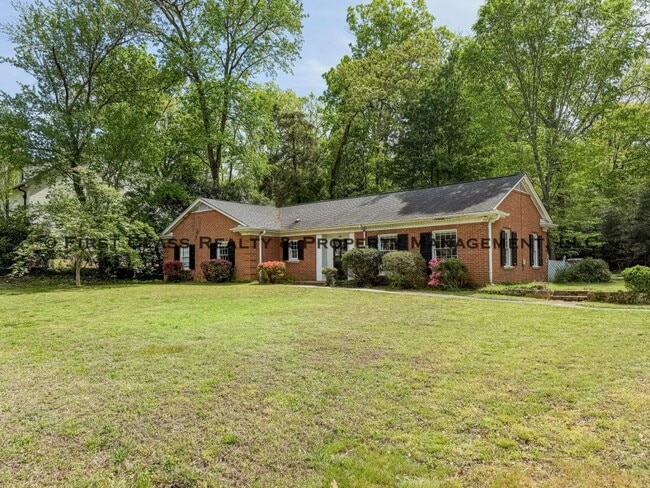 Photo - 500 Ashworth Rd House