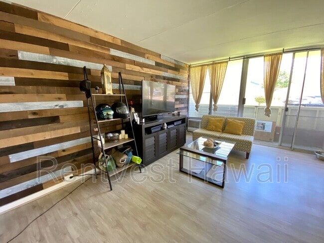 Foto del edificio - 95-21 Kuahelani Ave