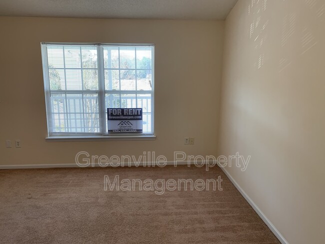 Building Photo - 3005 MacGregor Downs Rd