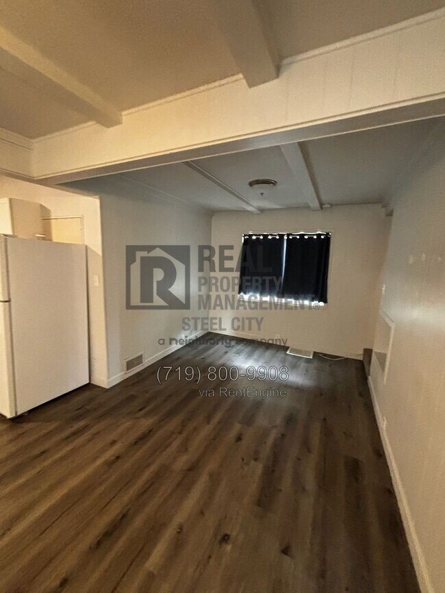 Foto del edificio - 1428 E Orman Ave