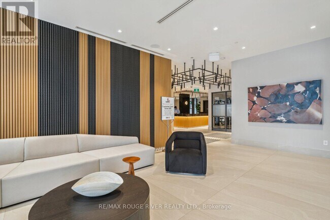 Photo du bâtiment - 2545 Simcoe St N