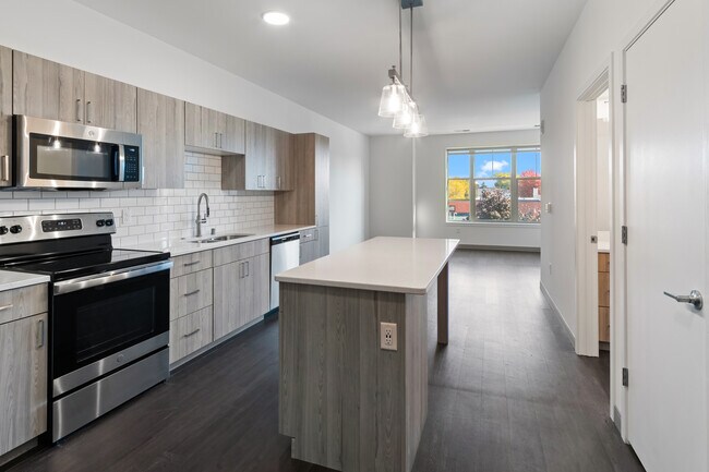 Foto del edificio - 2420 E Capitol Dr