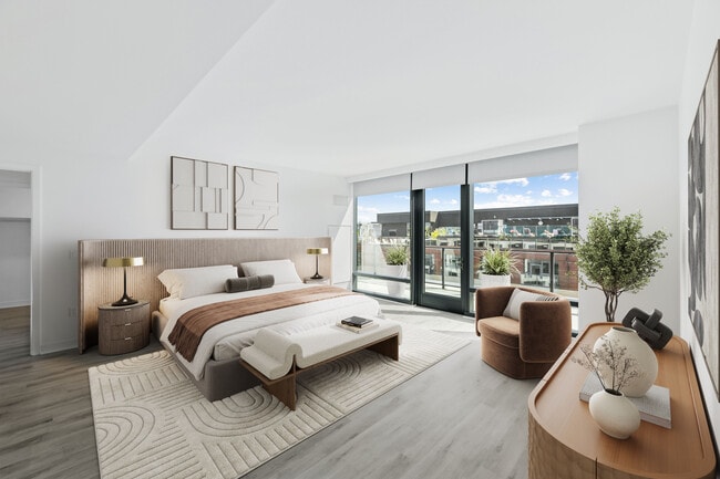 Building Photo - Crossing DC