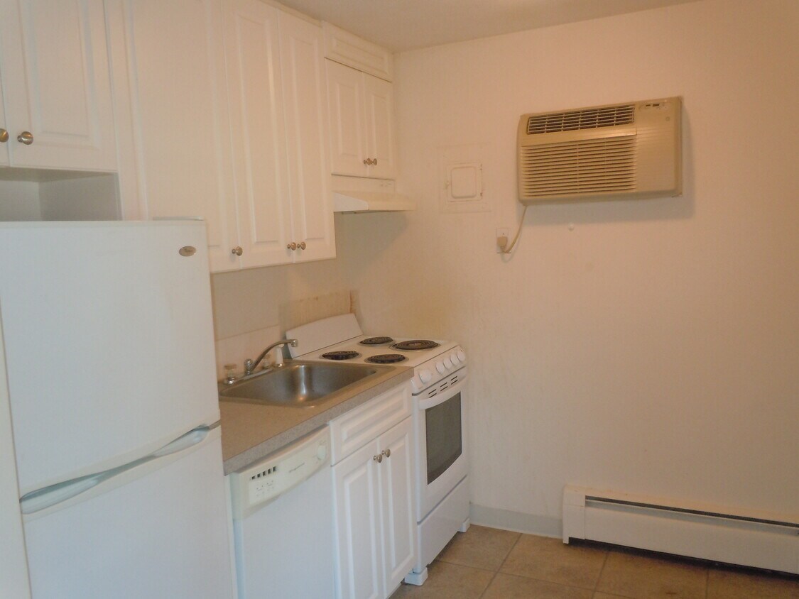 49 Pond St, Waltham, MA 02451 Apartments in Waltham, MA