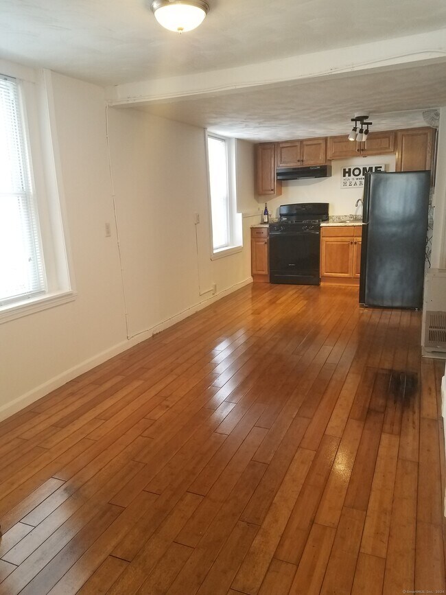 168 Brick Top Rd, Windham, CT 06280 Room for Rent in Windham, CT